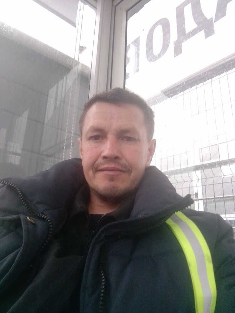  46751481  Sergei, 41 ,    