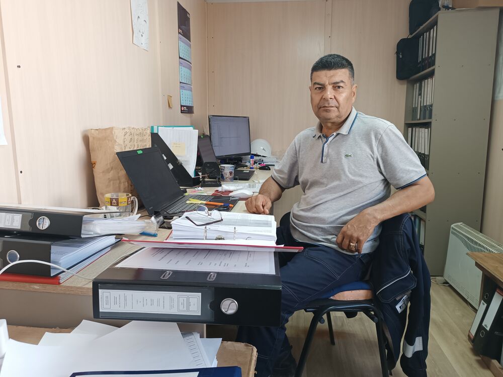  37132941  Timur, 54 ,    -