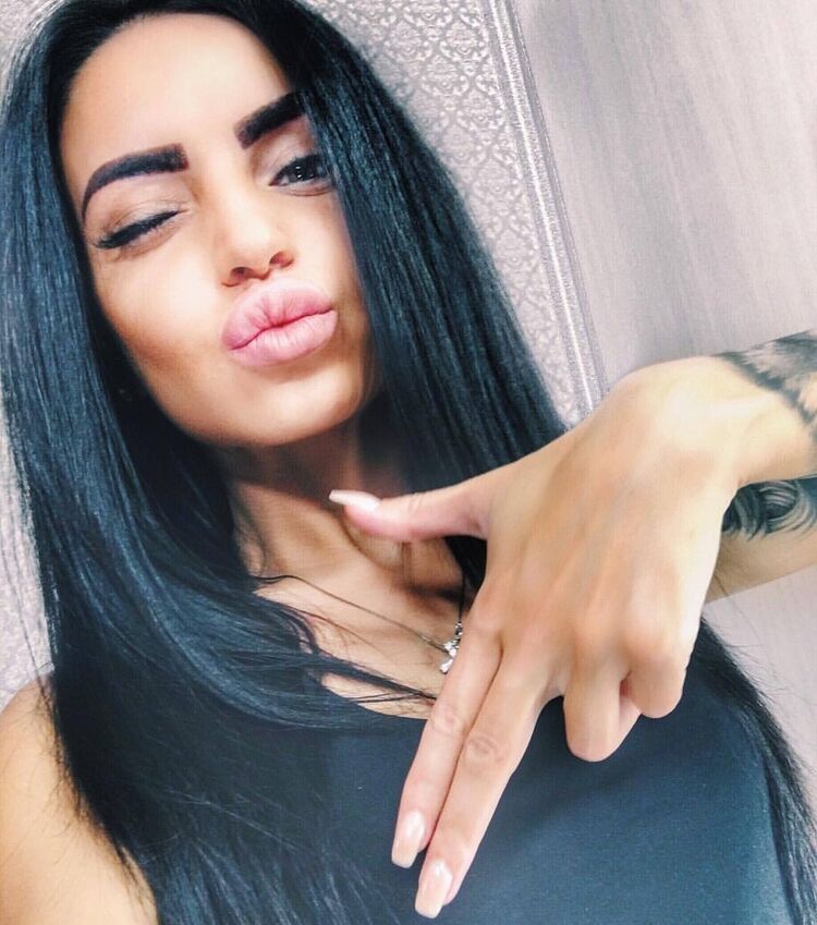  ,   Christina, 27 ,   ,   , c 
