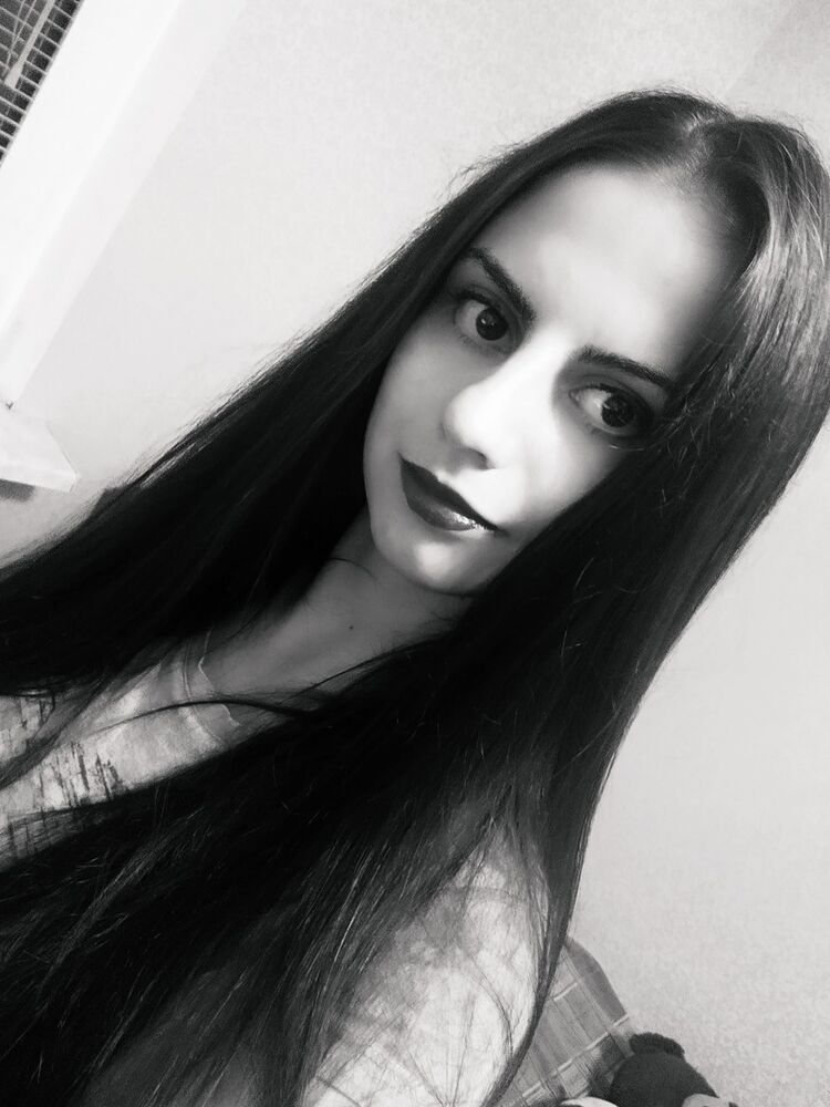  18053131  Kristina, 27 ,    