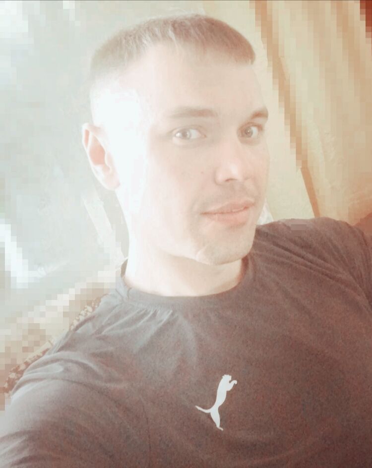  26888411  Alex, 37 ,    