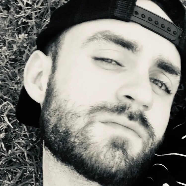  38403181  V Akirtava, 27 ,    