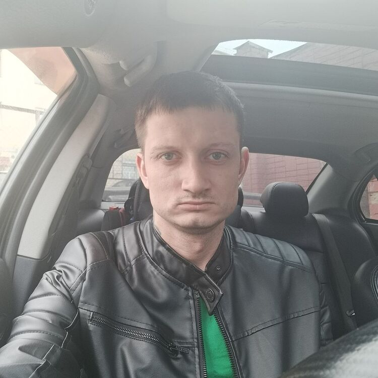  ,   Sergei, 32 ,   ,   