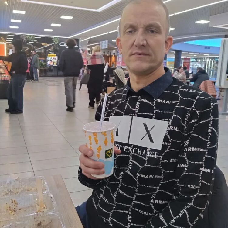  ,   Andrei, 44 ,   ,   , c 
