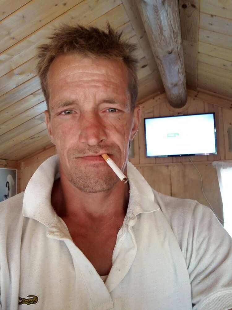  36301951  Oleg, 49 ,    
