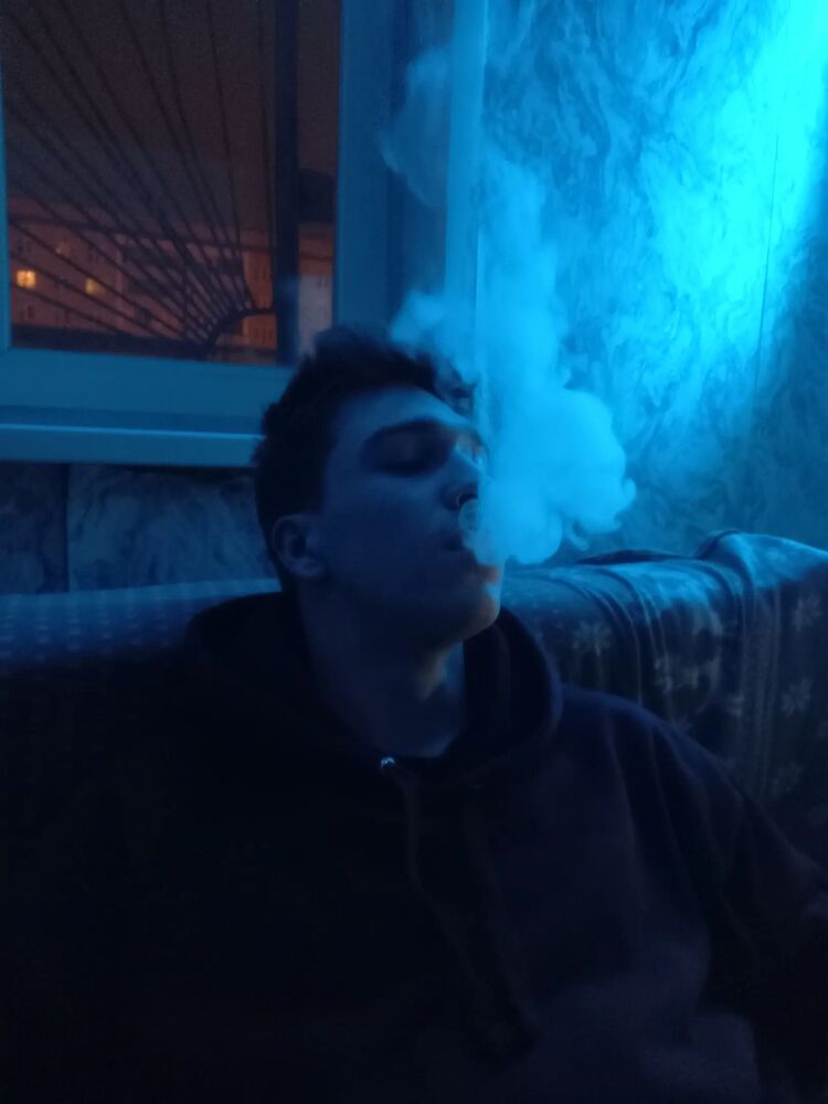  33084621  Igor, 24 ,    