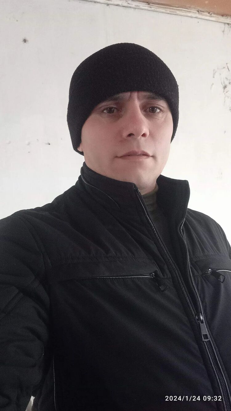  41568351  , 44 ,    