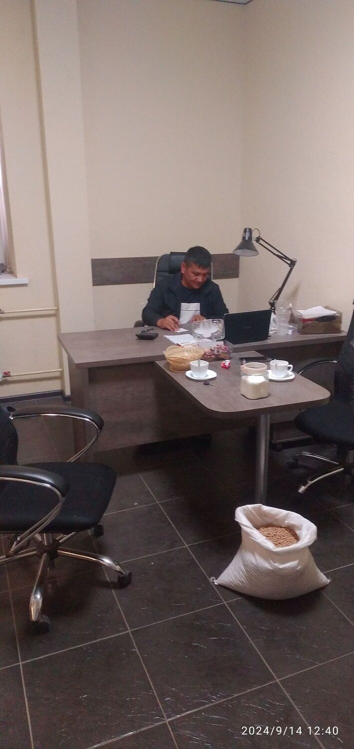  46176631  Roman, 35 ,    