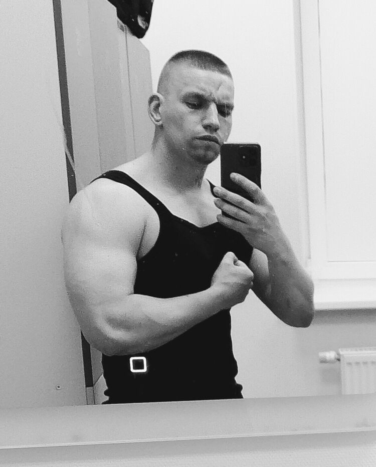  ,   Prosto, 32 ,   ,   