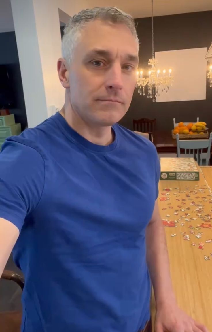  54630851  Alexander, 52 ,    