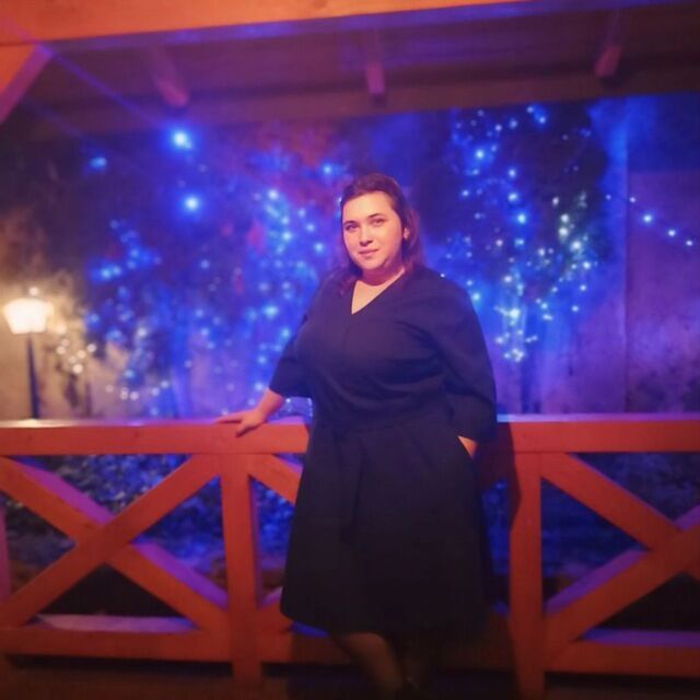  48700461  Elena, 26 ,    