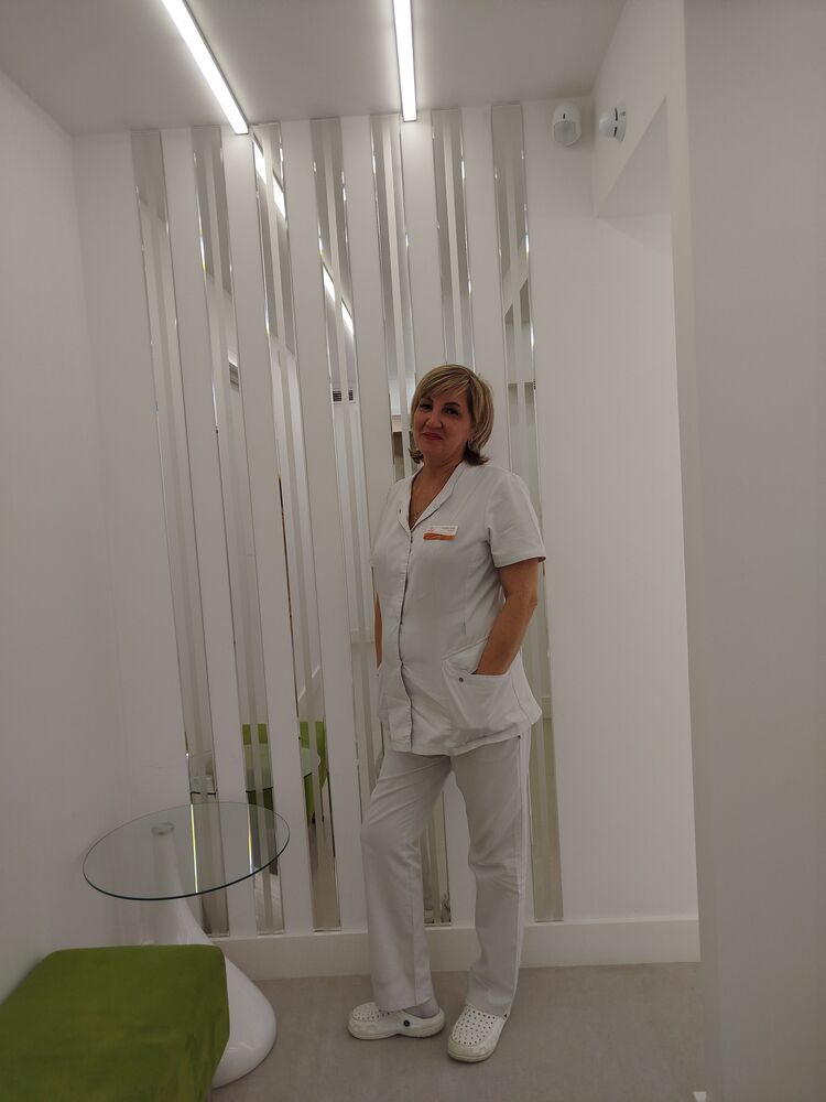  52057061  Olga, 52 ,    