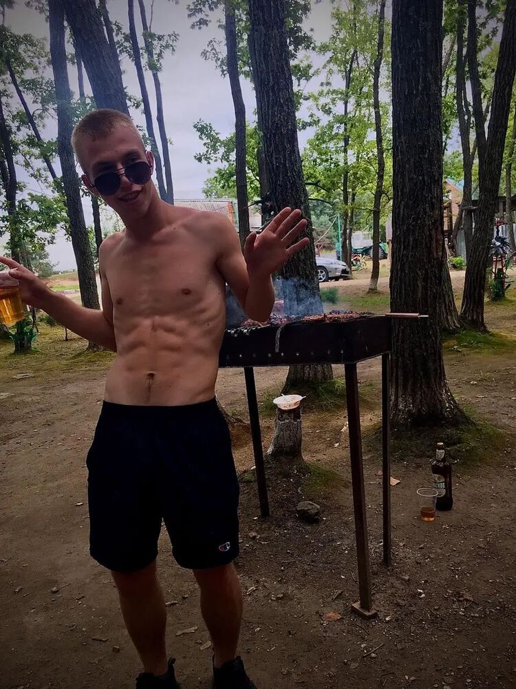  ,   Aleksandr, 21 ,   ,   