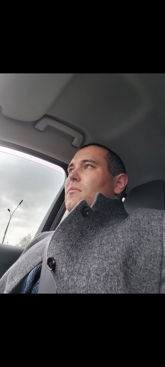   ,   Alex, 33 ,   ,   , c , 