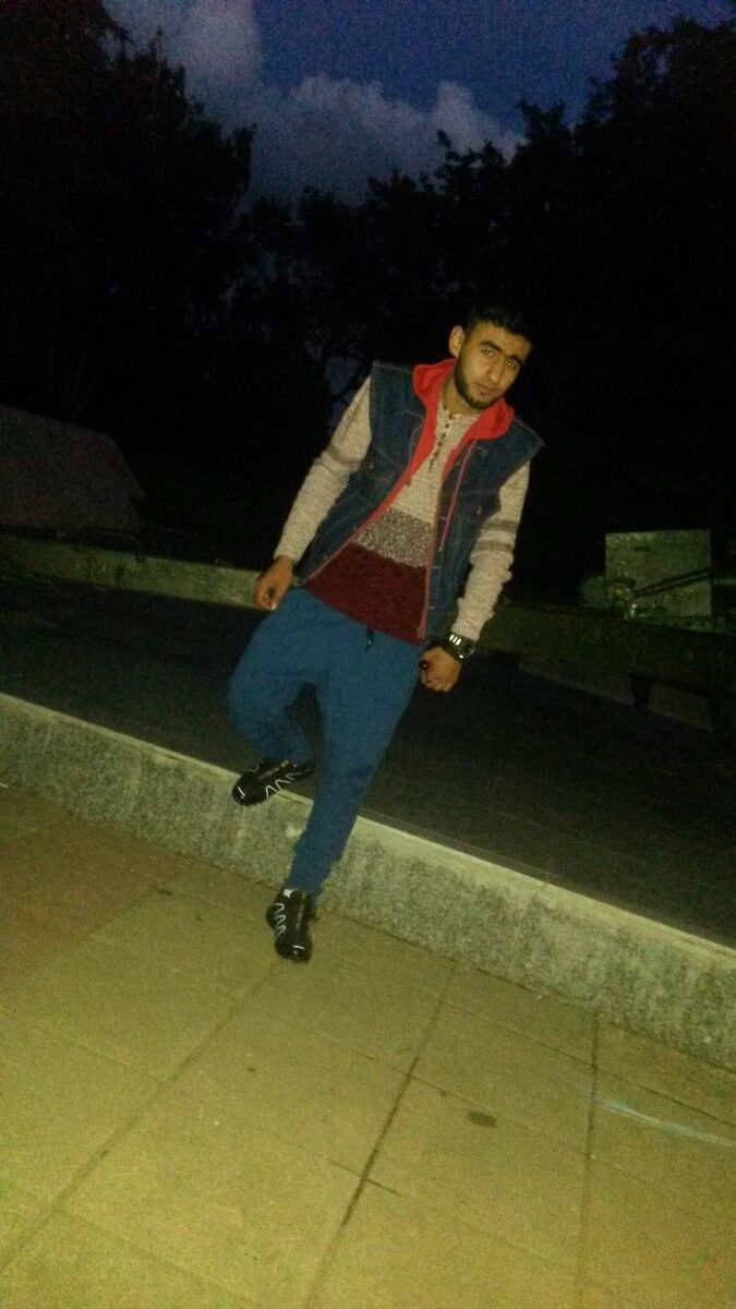 9829311  Arbi, 28 ,    