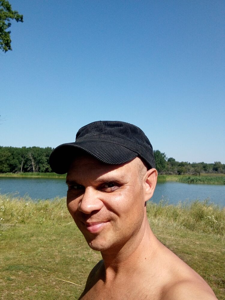  37400031  Leontij, 41 ,    