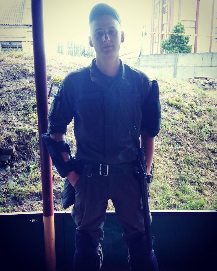  9954891  Vladislav, 32 ,     