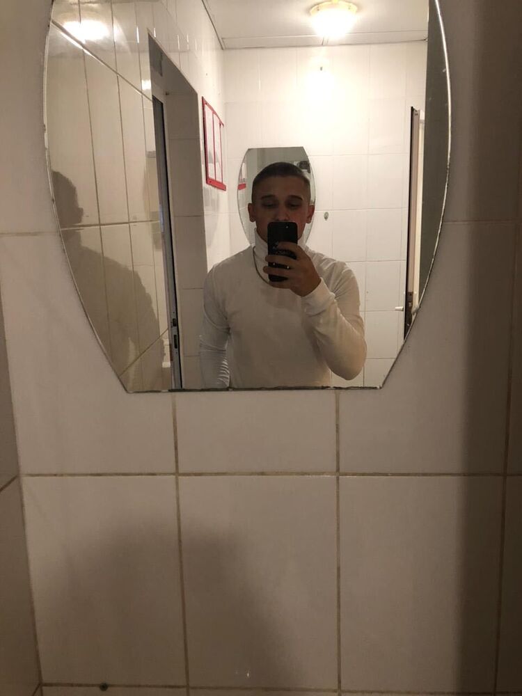  32447061  , 21 ,    