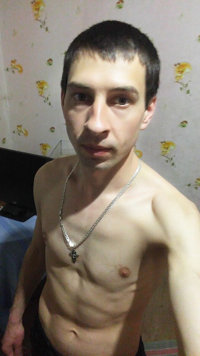  11987651  Mihail, 37 ,    