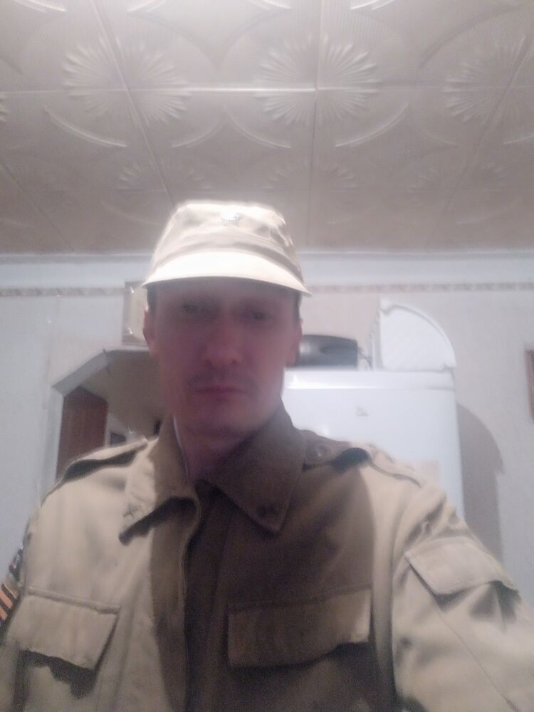  31012561  Vadim, 39 ,    