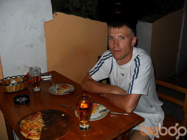  1206881  Komar, 41 ,    