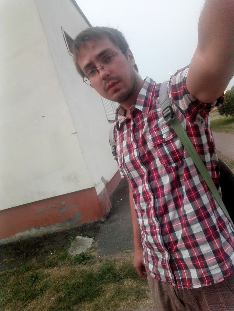  13310571  , 32 ,    