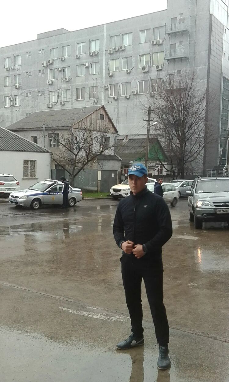  27373501  Ruslan, 33 ,    