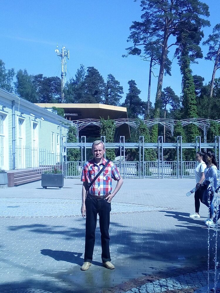  16671291  Aleksej, 47 ,    