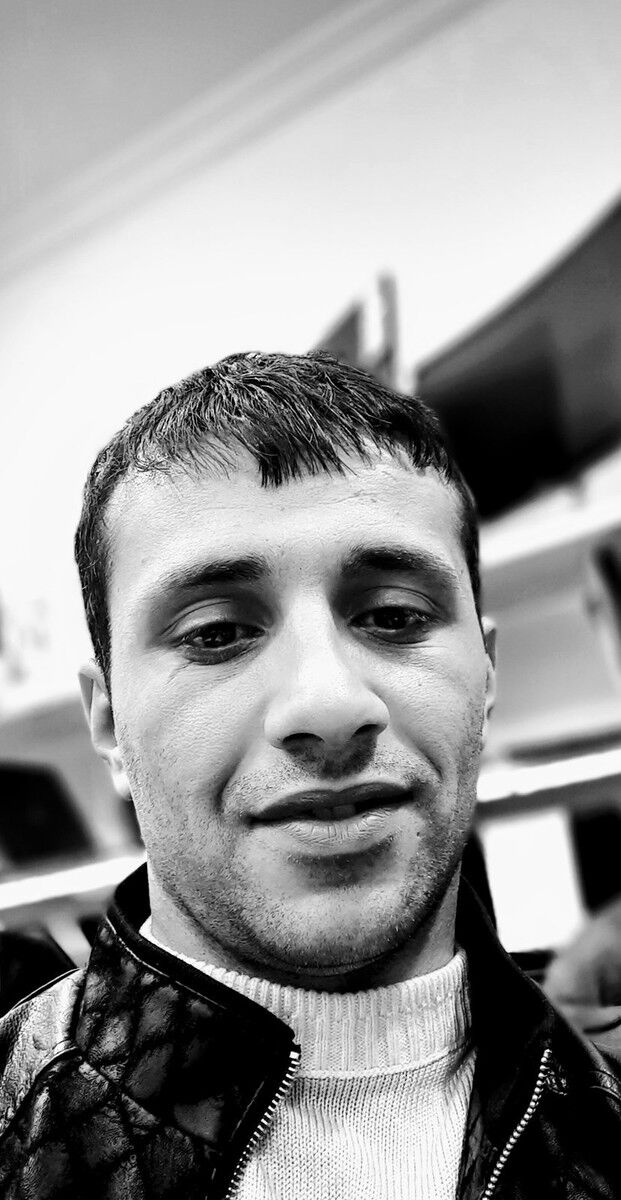  19421551  Sarkis, 36 ,    