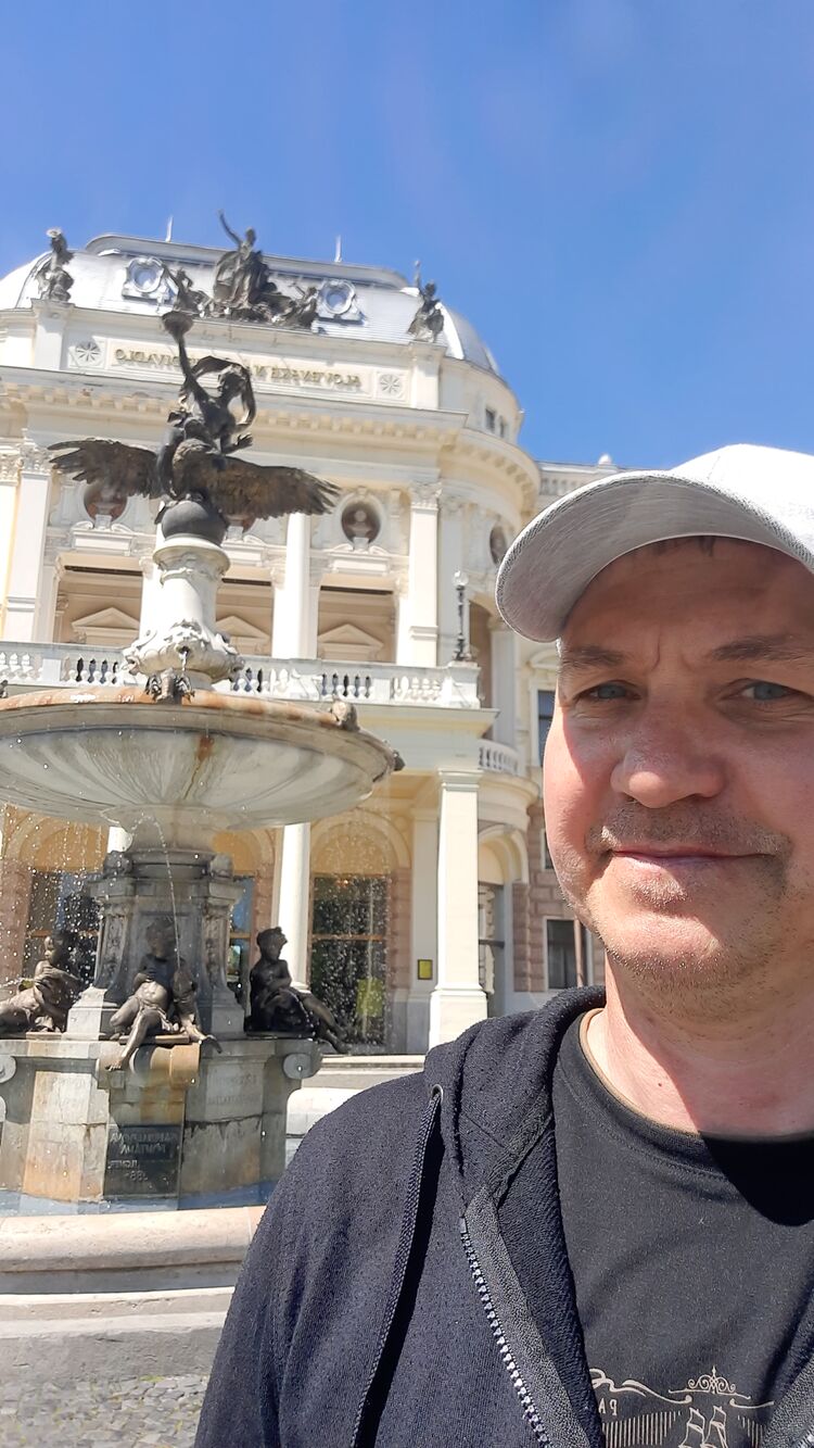  ,   Ruslan, 51 ,   ,   , c 