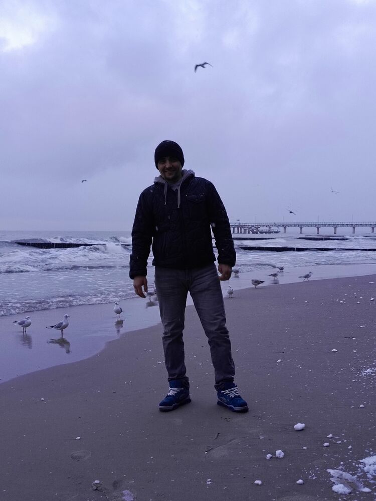 ,   Komilbek, 33 ,   ,   