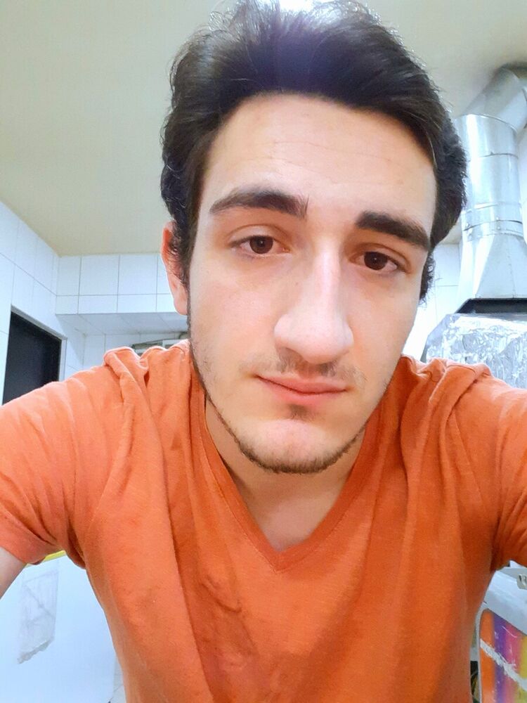  20479411  Kaxa, 28 ,    