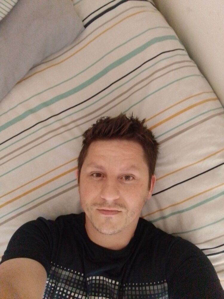  40482341  Sergei, 39 ,    