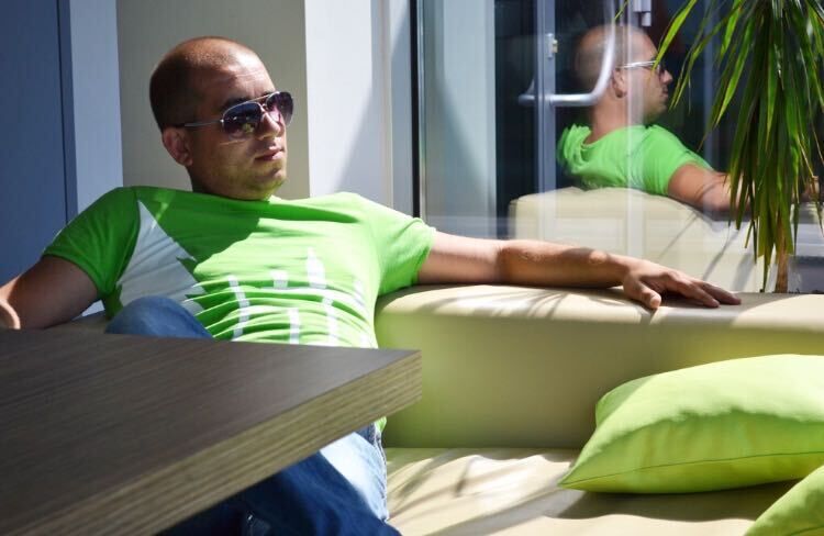  36104831  Vladimir, 44 ,    