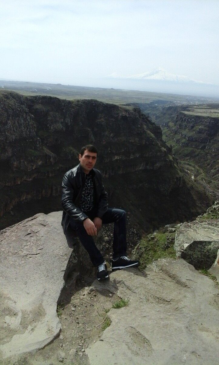  ,   Vardan, 46 ,   ,   , c 