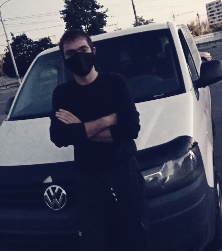 20465741  Narek, 31 ,    