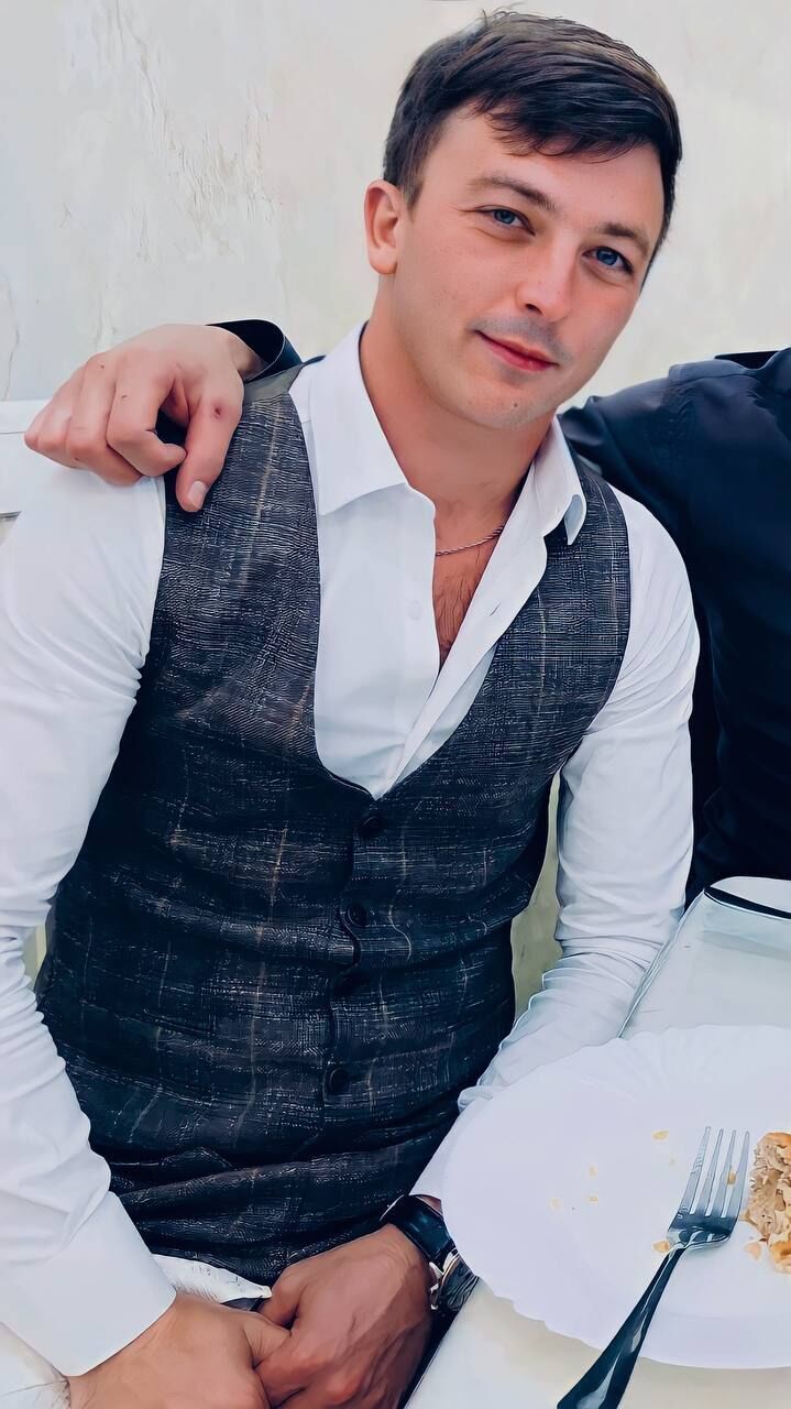  46318471  Ruslan, 31 ,    