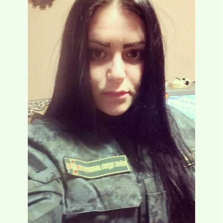  ,   Julia, 29 ,  