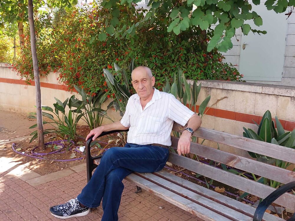  25114351  Boris, 74 ,    Tel Aviv-Yafo