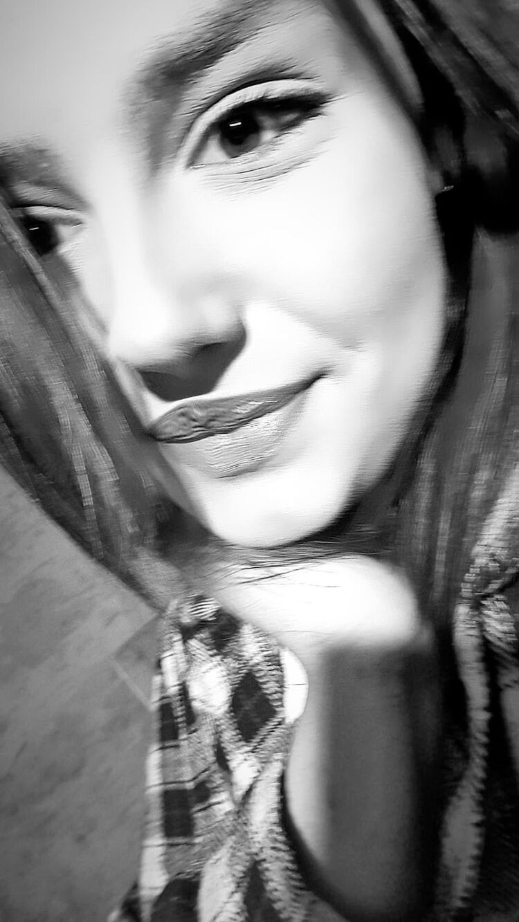 44554101  Mady, 19 ,    