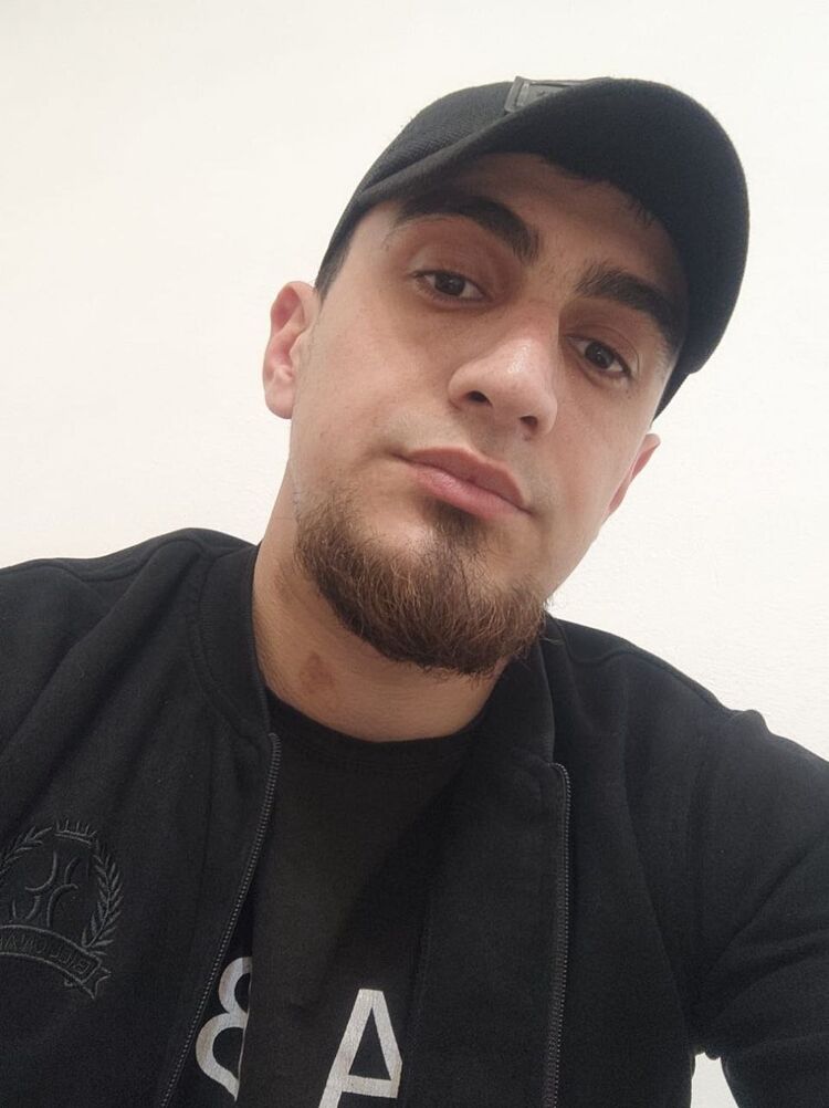  ,   Muslim, 25 ,   ,   