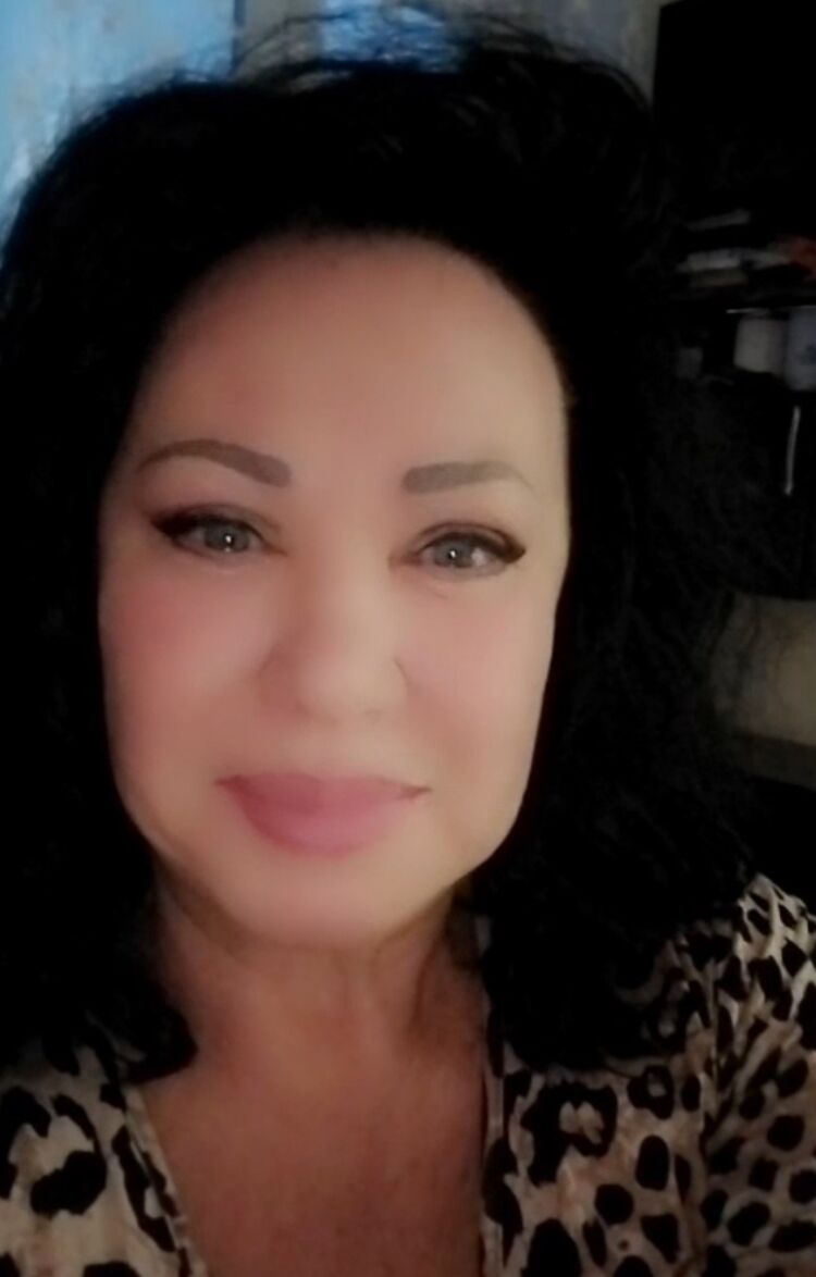  54674661  Marina, 56 ,    