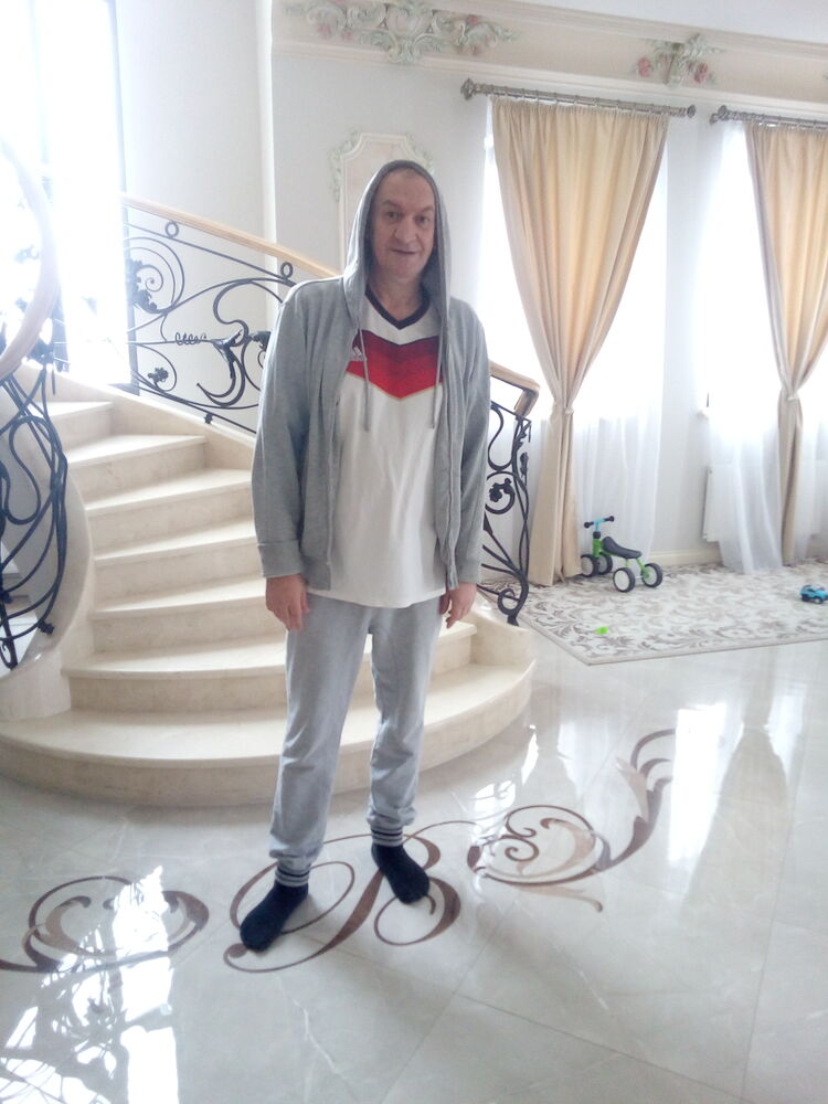  53909941  Revaz, 46 ,    