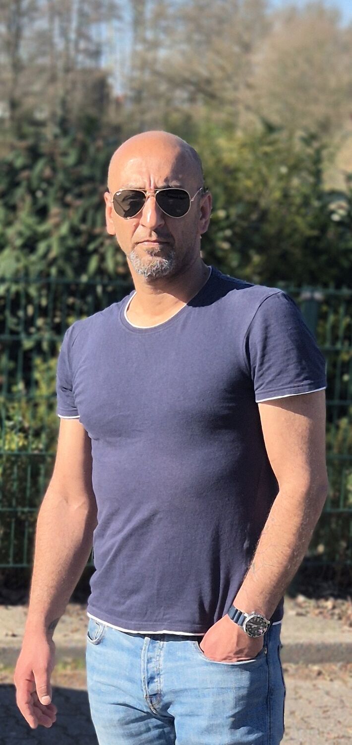 ���������� Hennstedt, ���� ������� Amir, 44 ����, ������������ ��� ������, ����� � ���������, c�������� ���������