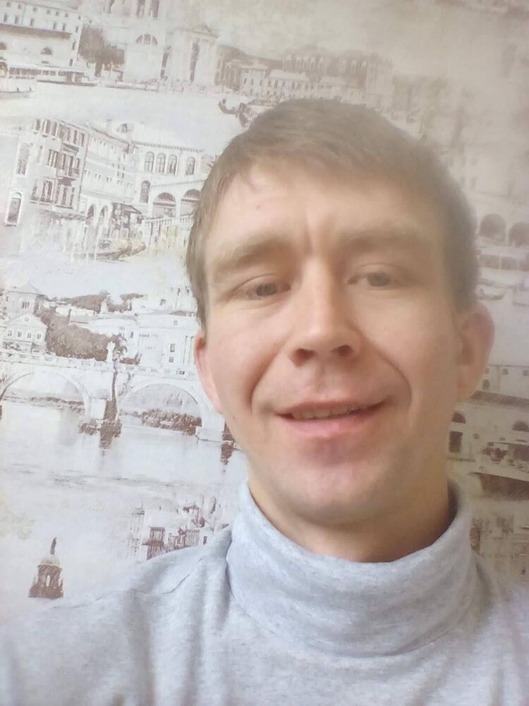  31718201  Viktor, 37 ,    