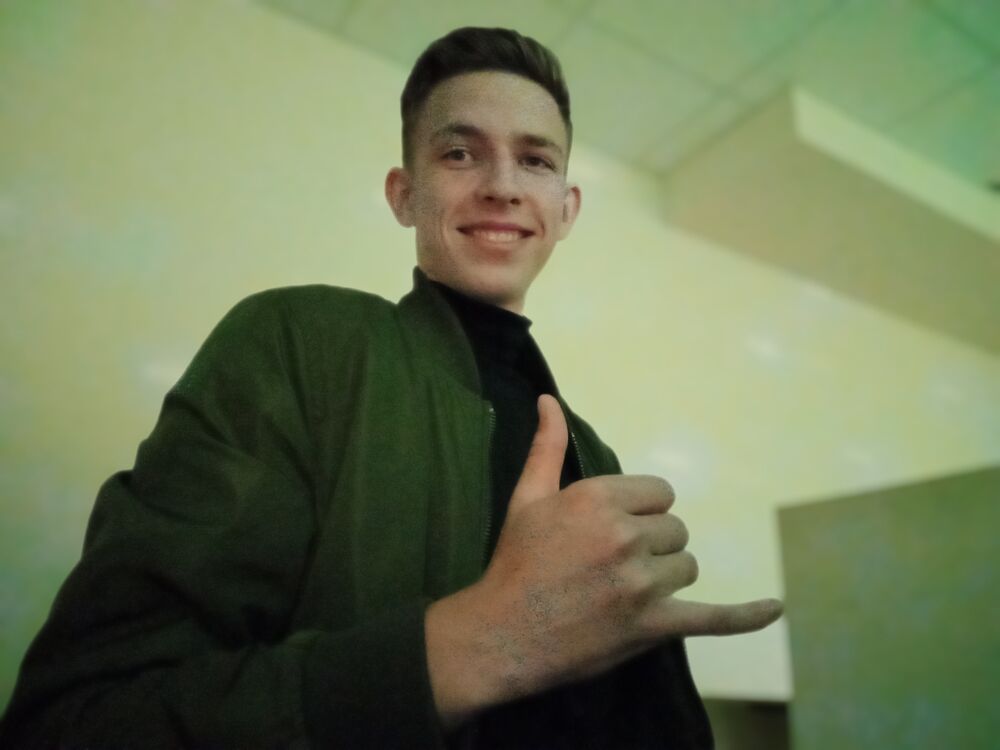  ,   Maxim, 21 ,   ,   , 