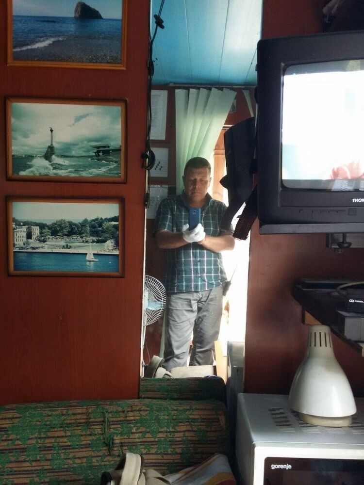  10540501  Sergei, 55 ,    