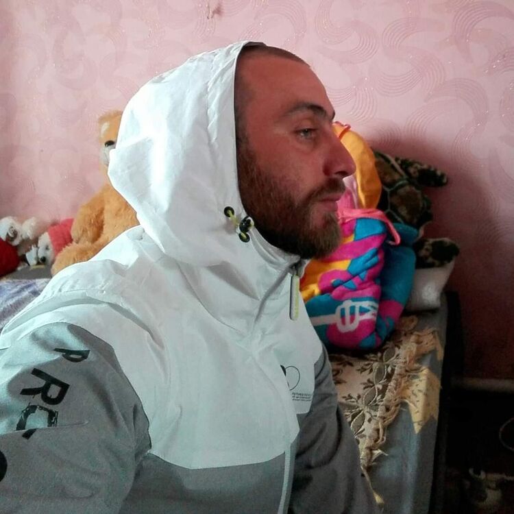  22915401  Maks, 35 ,    