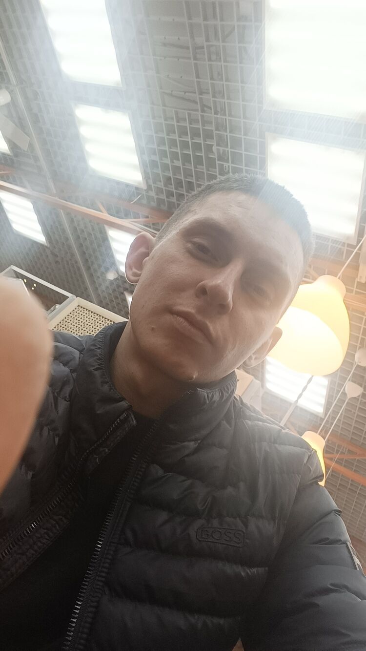  ,   No Name, 27 ,  