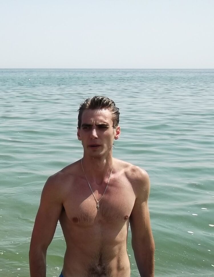  8371381  Alexandr, 32 ,    